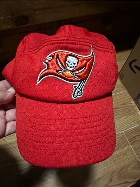 Red Tampa Bay Buccaneers Embroidered Flag Baseball Cap - Men